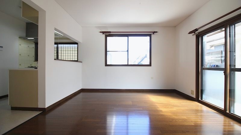 リビングルームへの日当たり良好です