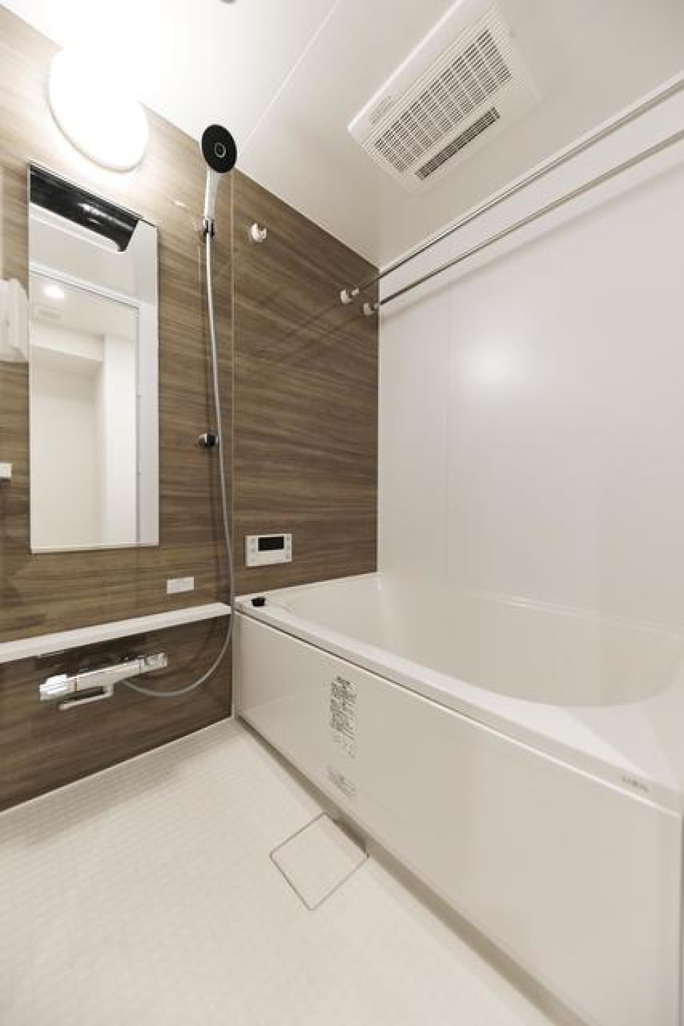 浴室乾燥機付き、一坪風呂！
※写真は同タイプ住戸です。