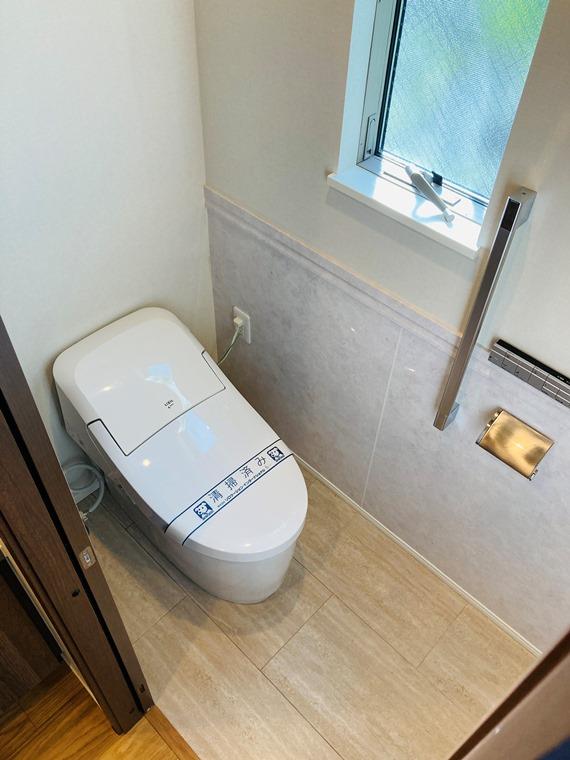 トイレに窓がついていてGOODｌ