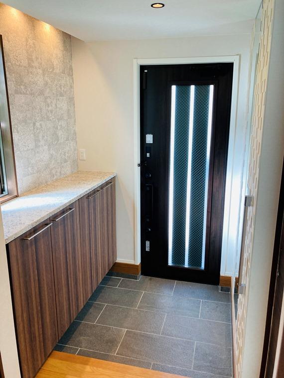 大き目のシューズボックスもありますね。