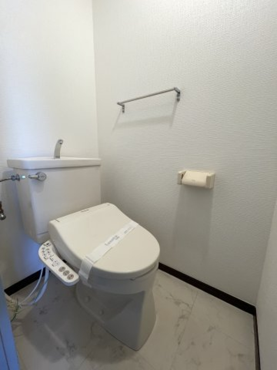 清潔感のある統一されたトイレ※同タイプ別部屋写真