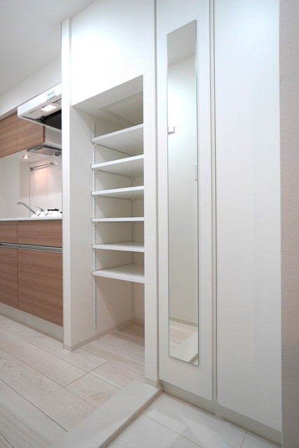 お出かけ前の身だしなみチェックも出来ます！
※写真は同タイプ住戸です。