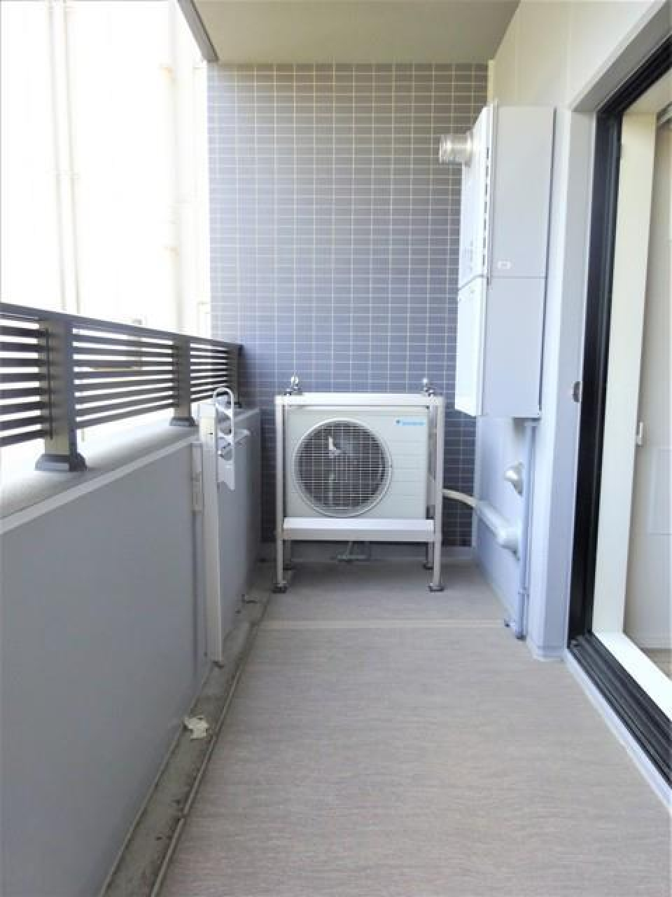 バルコニーの様子。※写真は同タイプ住戸です。