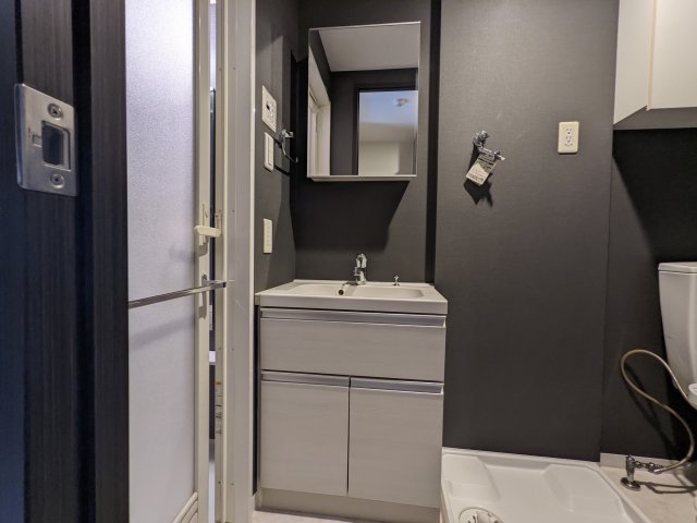 ふっふっふ。右上にご注目。収納棚が付いてる優れた設計！