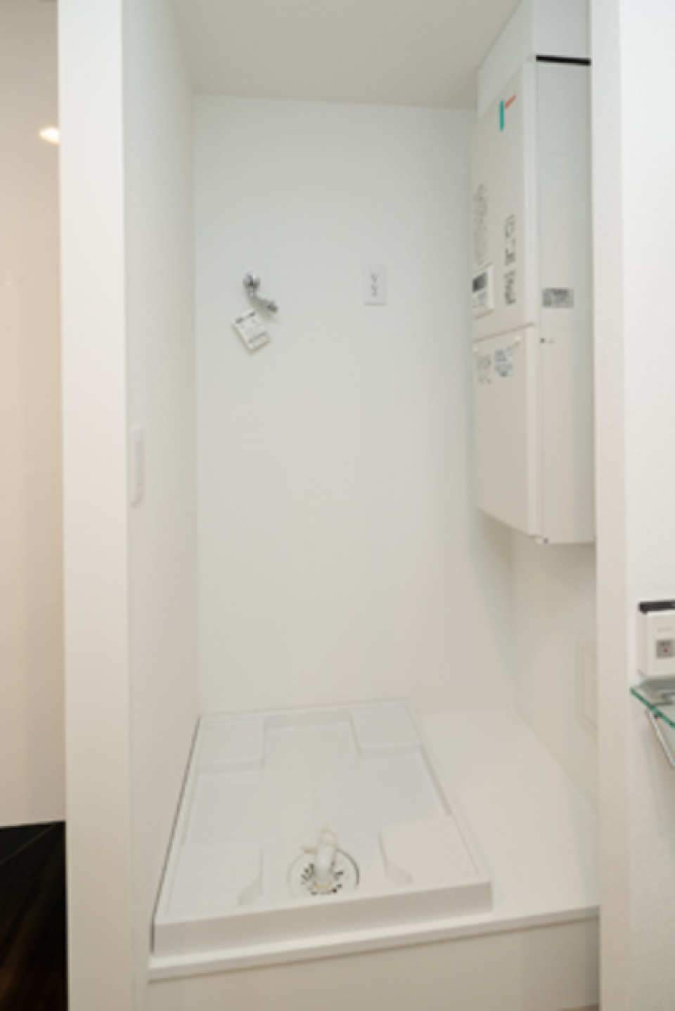 少し高さがあるので、ドラム式洗濯機だと取り出しやすそうですね。
※写真は同タイプ住戸です。