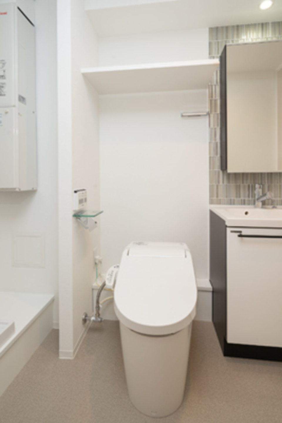 タンクレスでお手入れ簡単に
※写真は同タイプ住戸です。