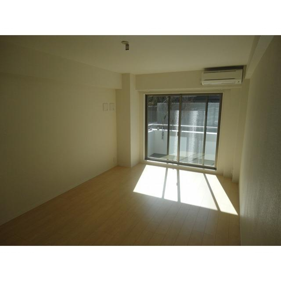 ９．６帖の洋室です。