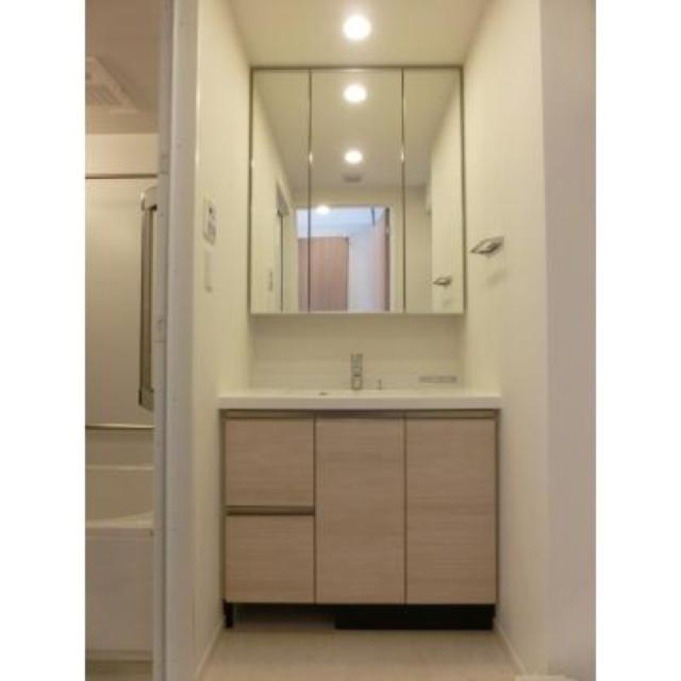 嬉しい独立洗面台。※写真は同タイプ住戸です。