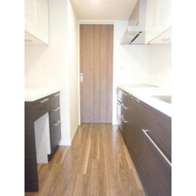 キッチンに収納もあります※写真は同タイプ住戸です。