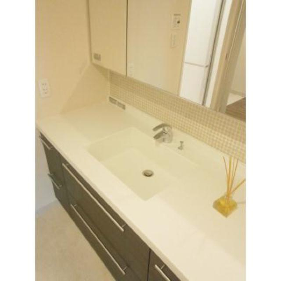 洗面所も広い※写真は同タイプ住戸です。