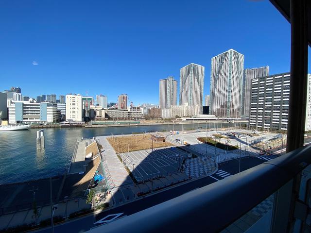 部屋から東京湾を眺められる