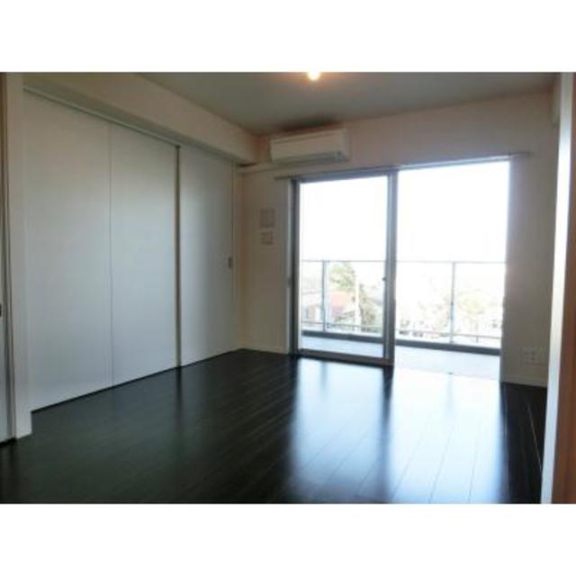 窓も大きく明るいです※写真は同タイプ住戸です。