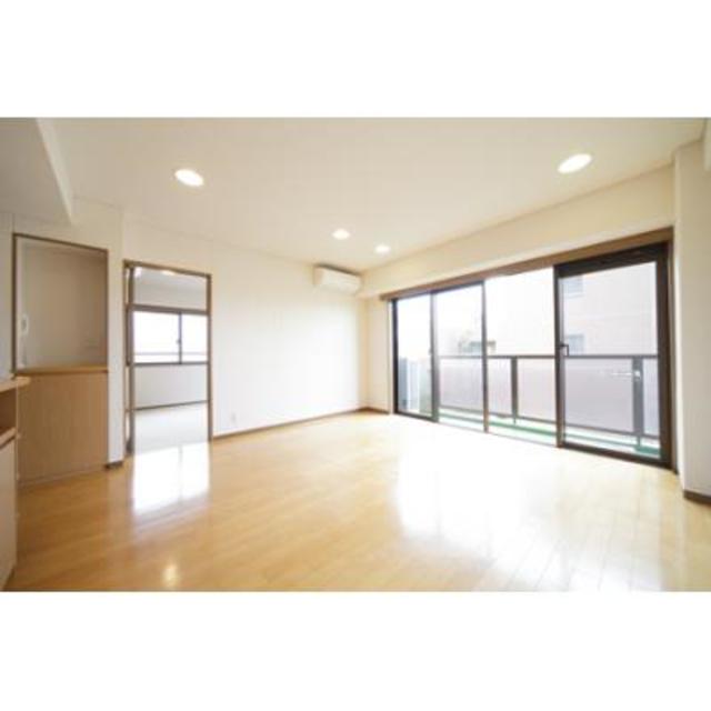 窓も大きく明るい※写真は同タイプ住戸です。