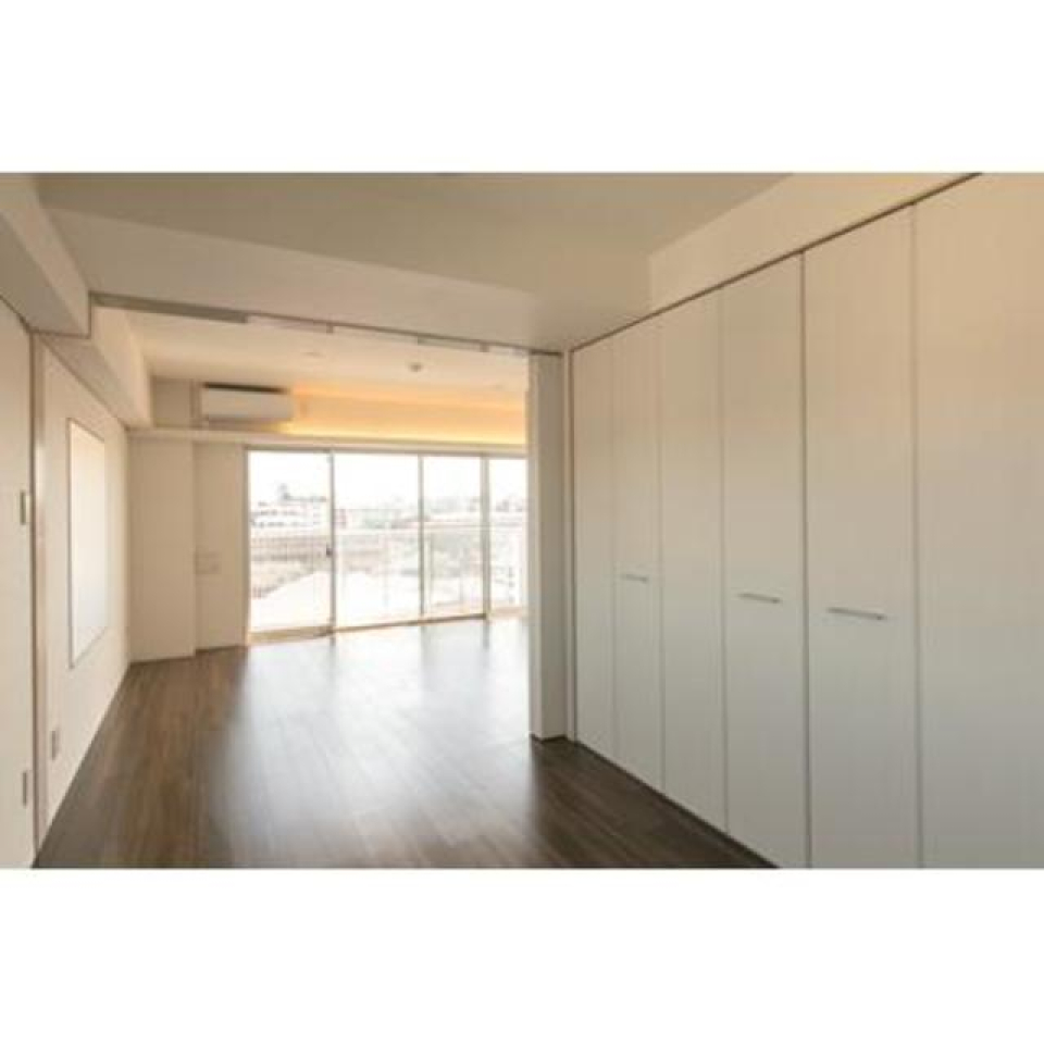 リビングと繋げることができる寝室※写真は同タイプ住戸です。