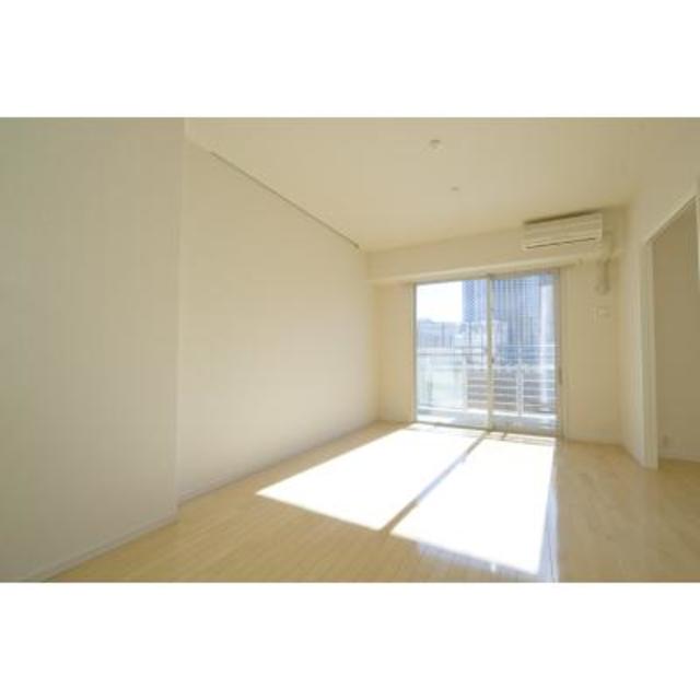 日の光り差し込む部屋
※写真は同タイプ住戸です。