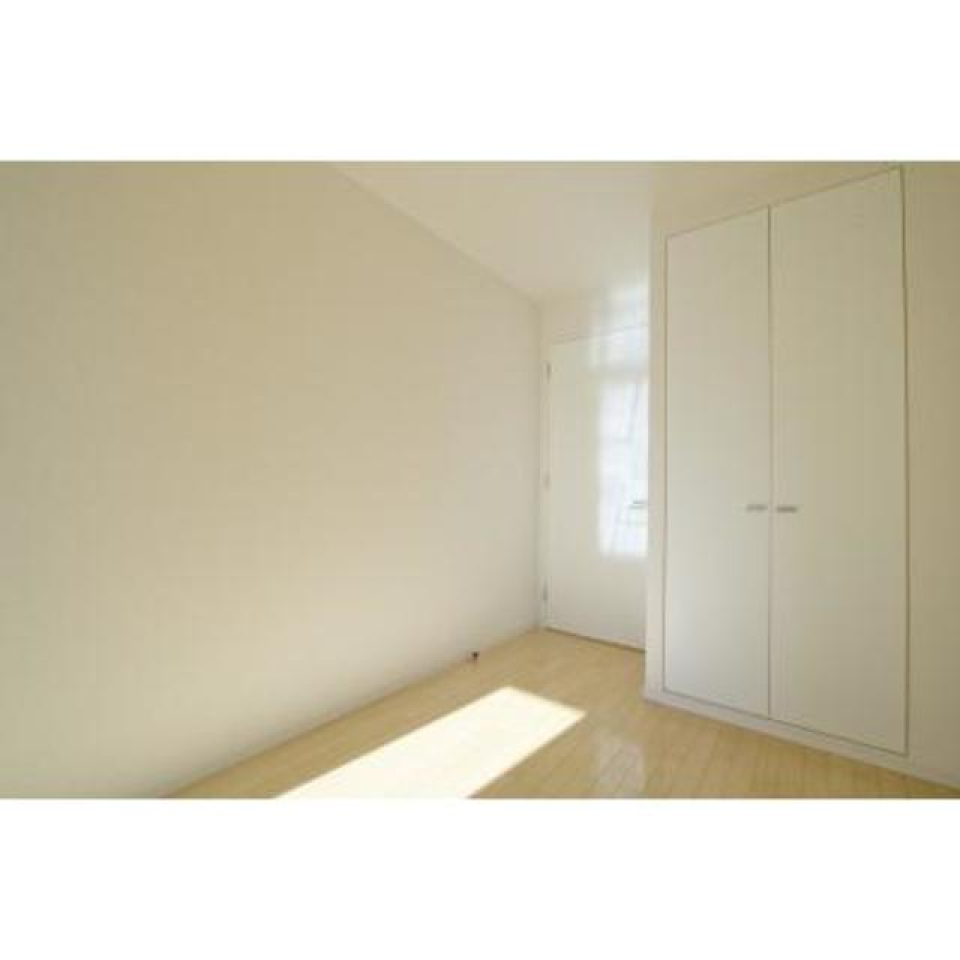 洋室はコンパクト
※写真は同タイプ住戸です。