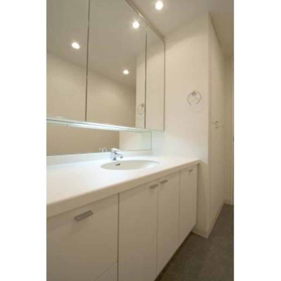 洗面台が広いのはうれしい
※写真は同タイプ住戸です。