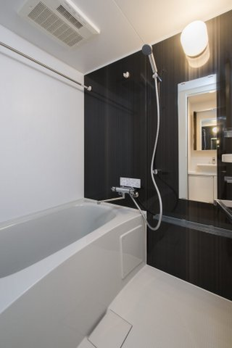 お風呂もモノトーン