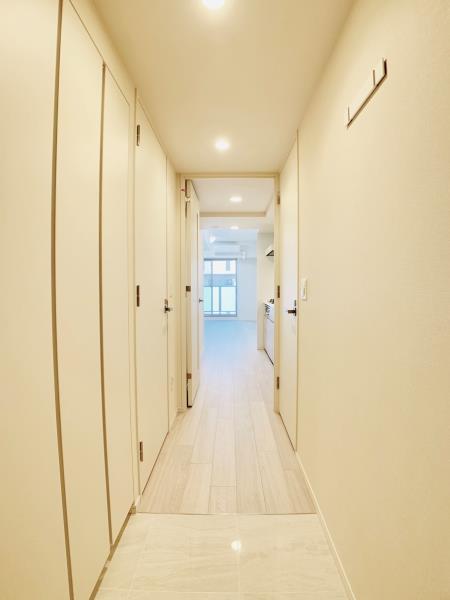 廊下も明るい