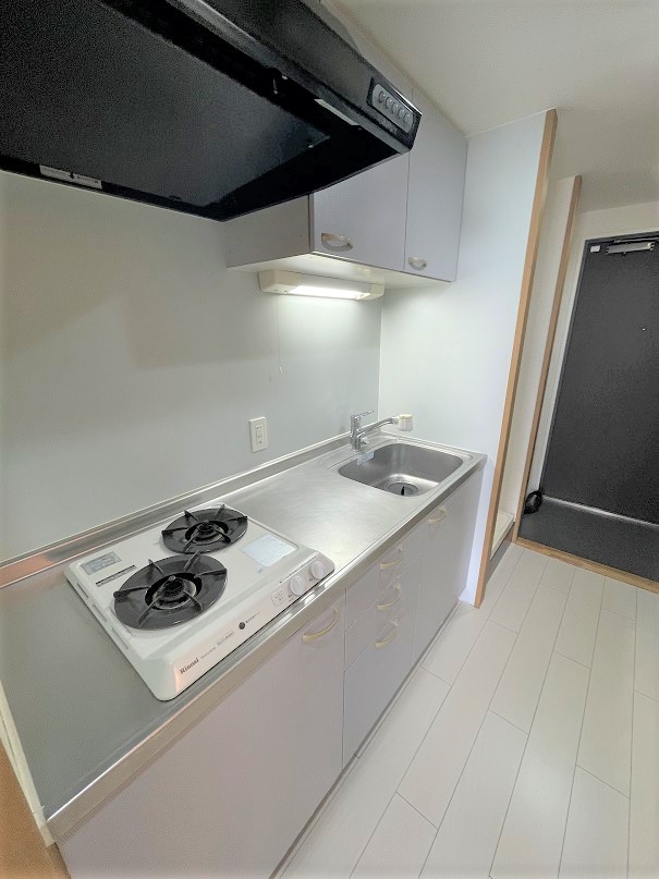 ２口のコンロが導入されたキッチンです。