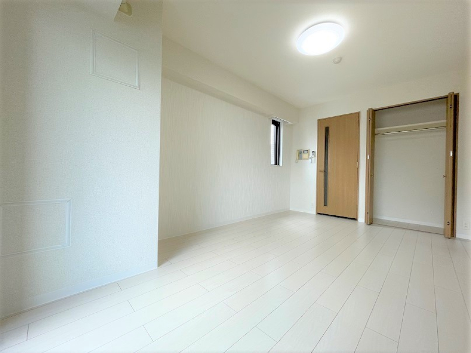 ９．０帖の洋室が広がります。