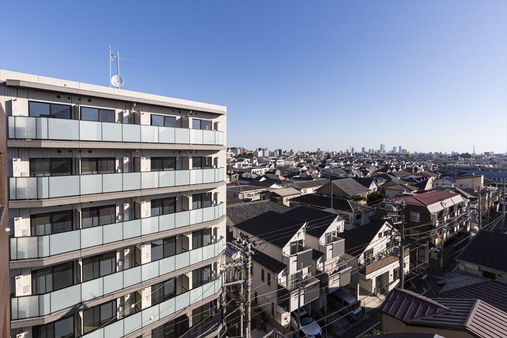 ７階建ての外観