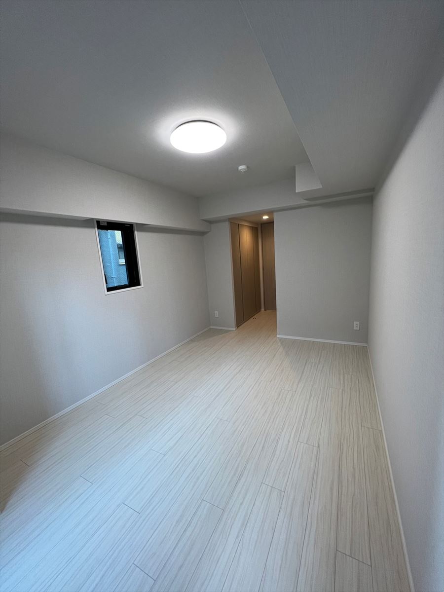 二面採光で壁にも窓あります