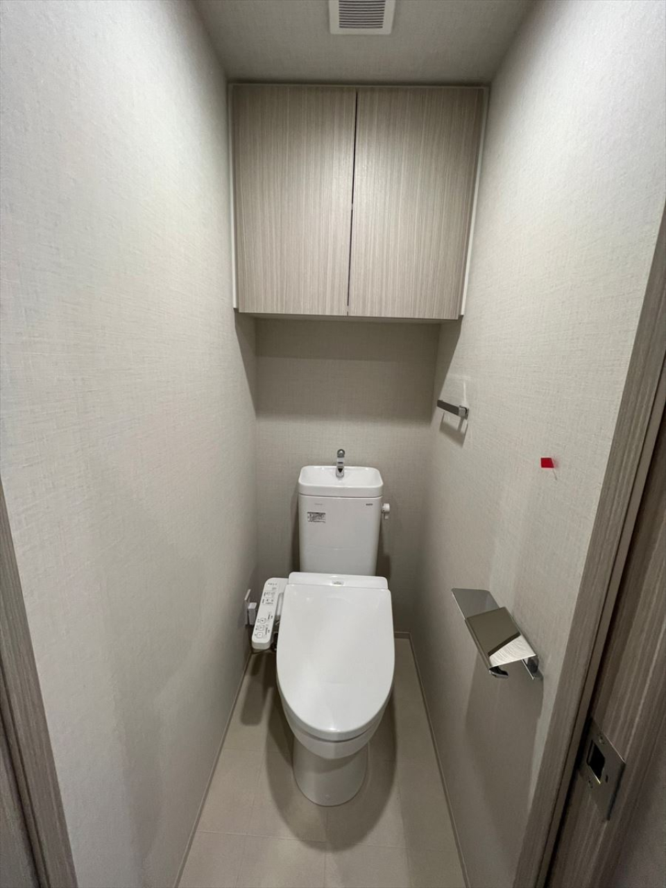 トイレは収納付き