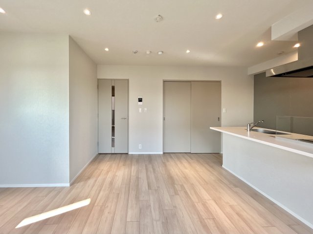 対面キッチンと光あふれる部屋
Log戸越※別号室同タイプ