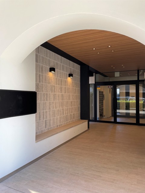 アールの垂れ壁が良きです