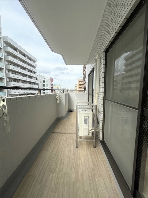 バルコニーは北西向きです