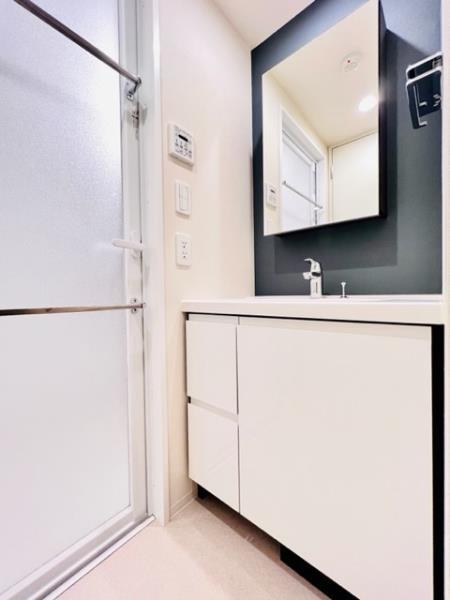 シンプルな洗面台