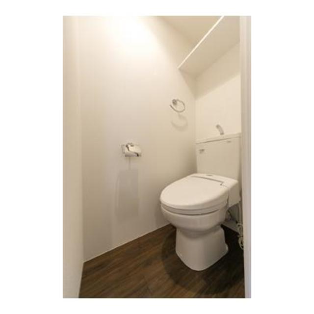 トイレは棚付き

※写真は同タイプ住戸です。