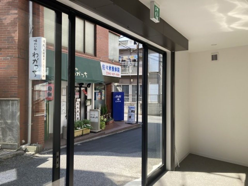 窓が一面にあります