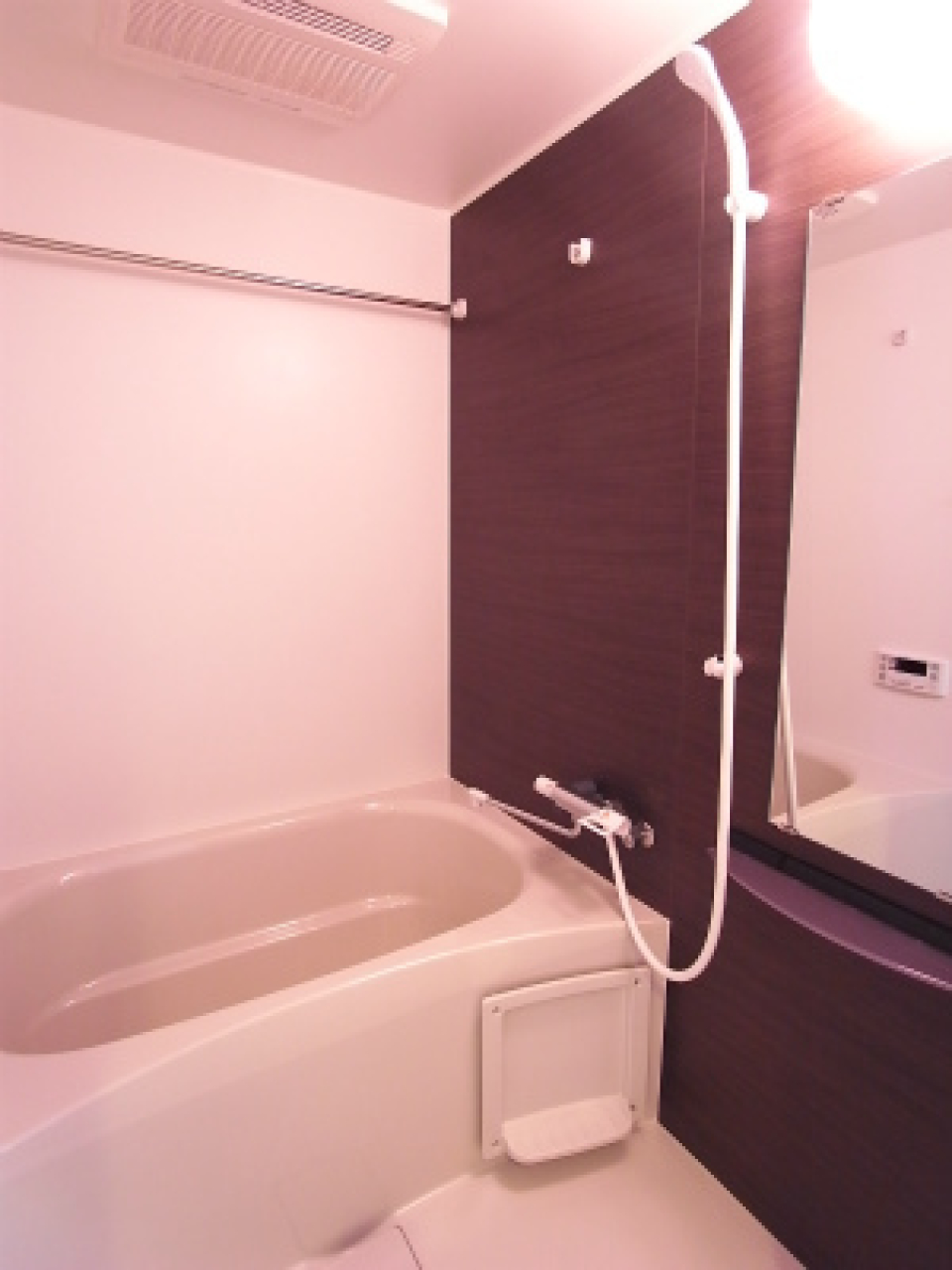 お風呂は追い焚き機能付き