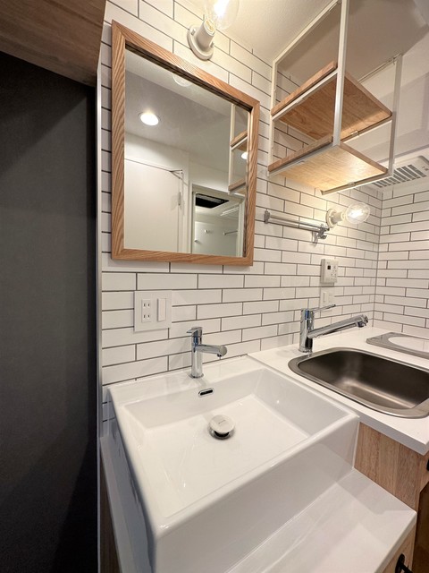 鏡の木枠にきゅん。