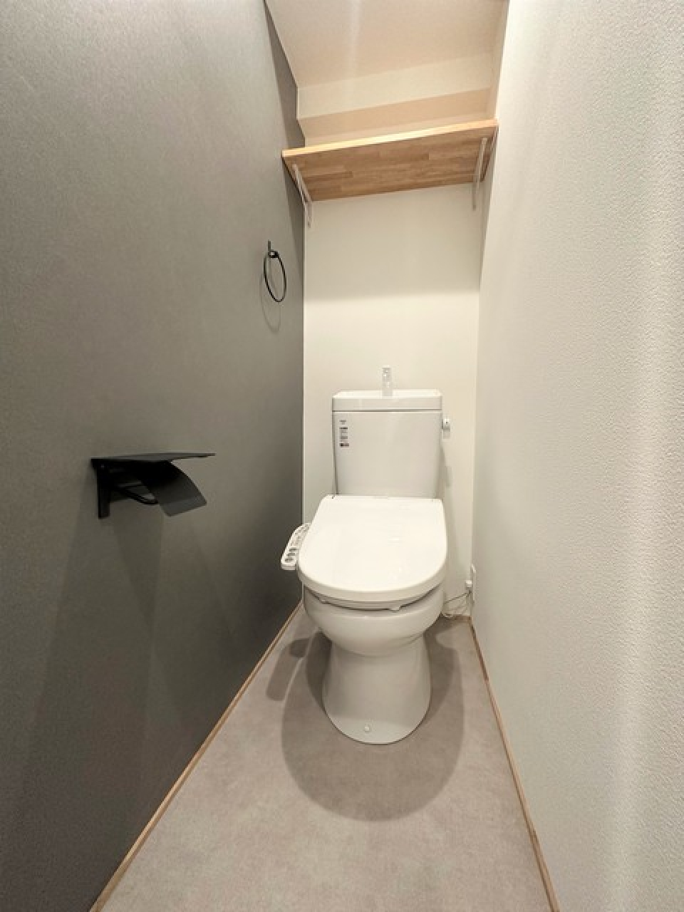 トイレは棚付きです◎