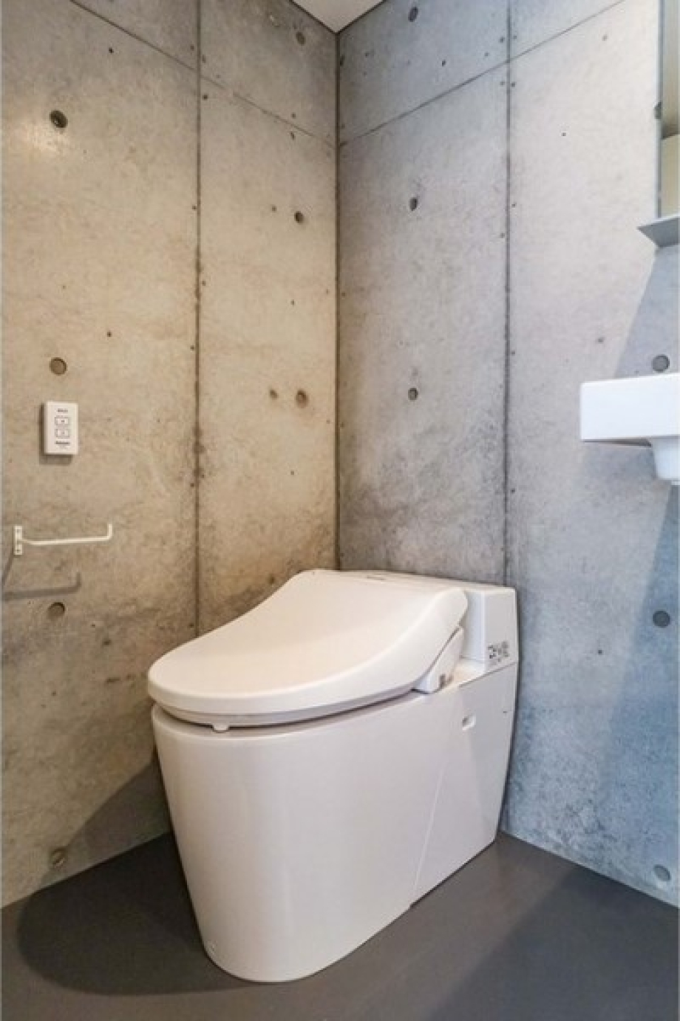 タンクレストイレは扱いやすいですね