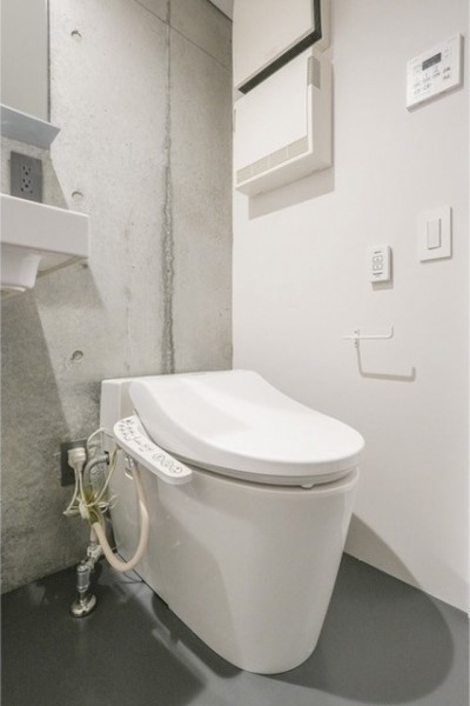 タンクレストイレは扱いやすいですね