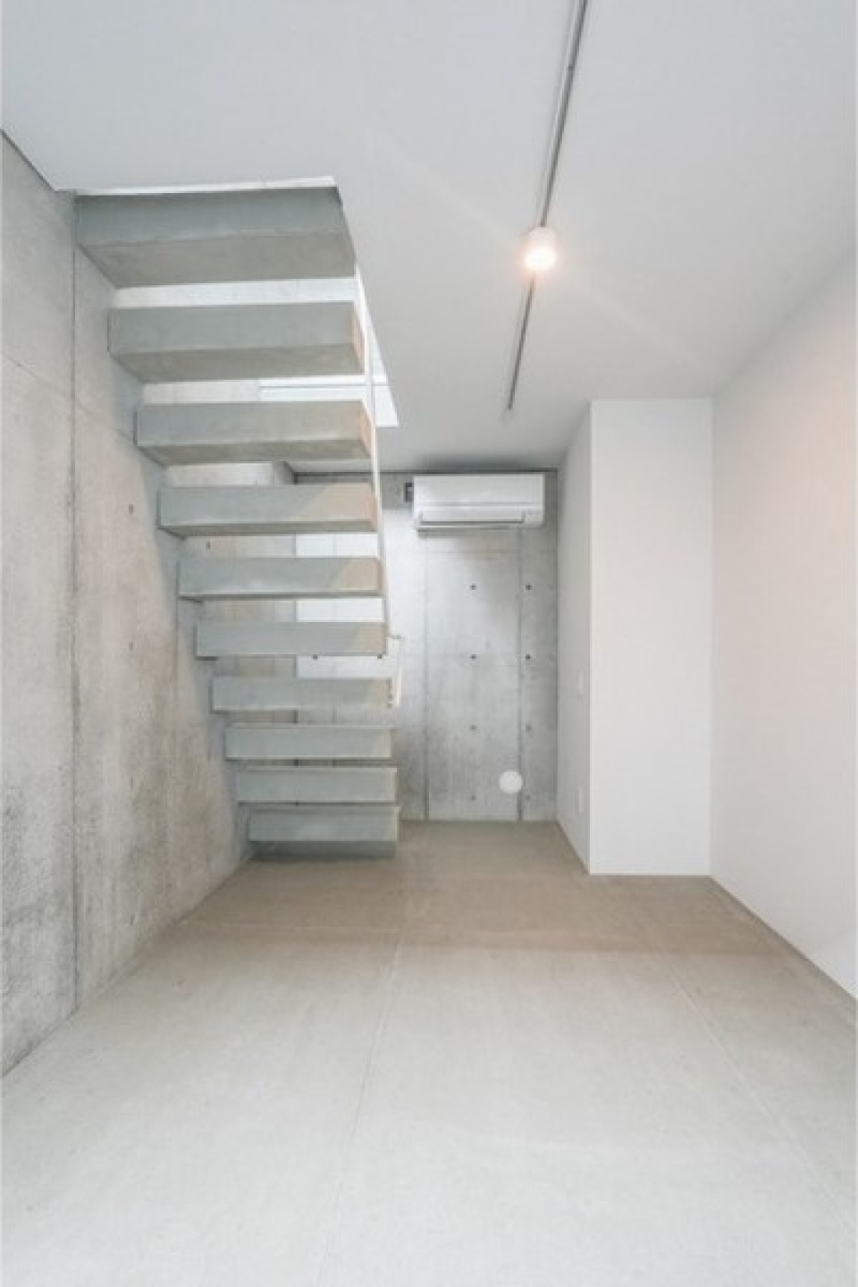 ベッドルームは5.5帖です