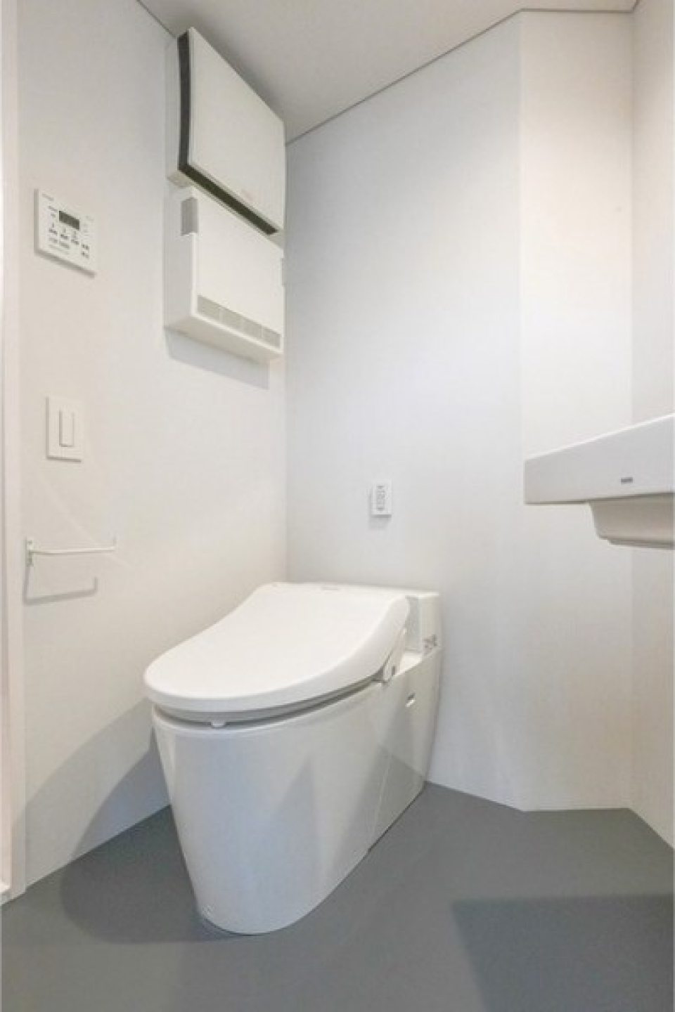 タンクレストイレは扱いやすいですね