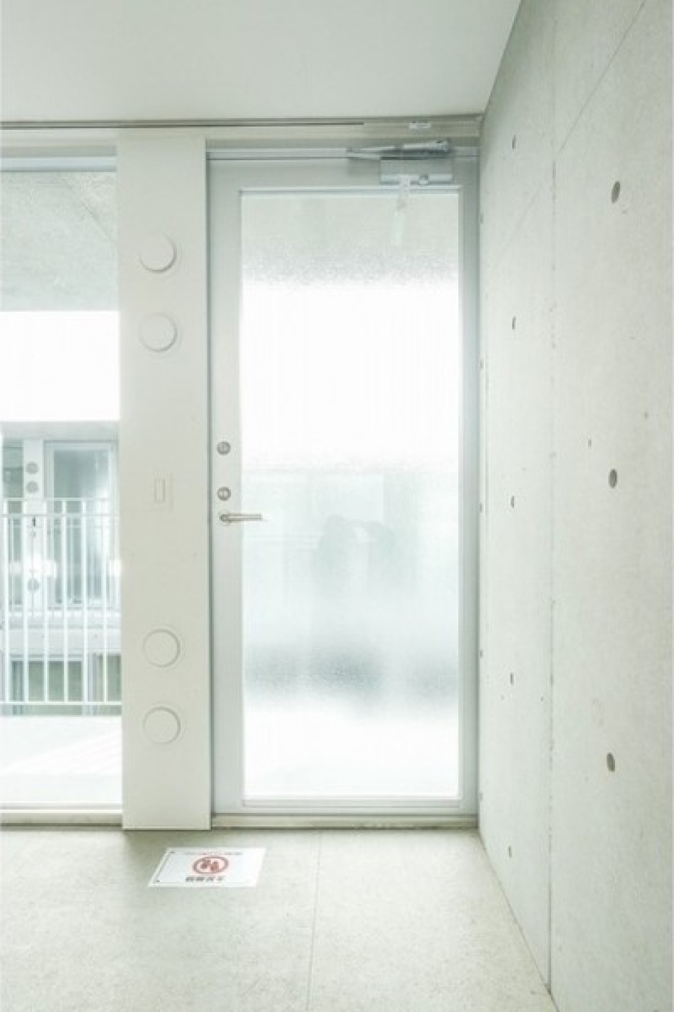 こんな玄関、中々出会えません