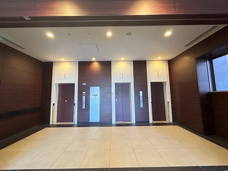 エレベータ―は3基あるので忙しい朝も安心。