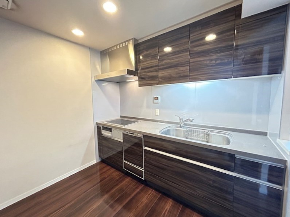 広々キッチンにＩＨコンロ