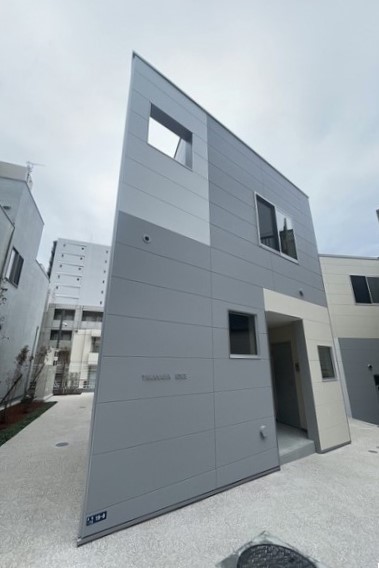 シンプルながらちょっと遊び心を感じる外観です