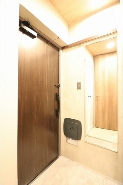 玄関には全身鏡がありますね