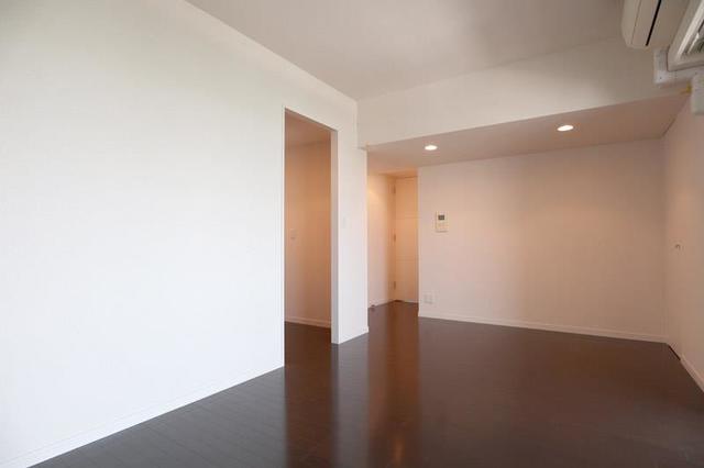 １０．２帖のリビングダイニングルームです。※写真は同タイプ住戸です。