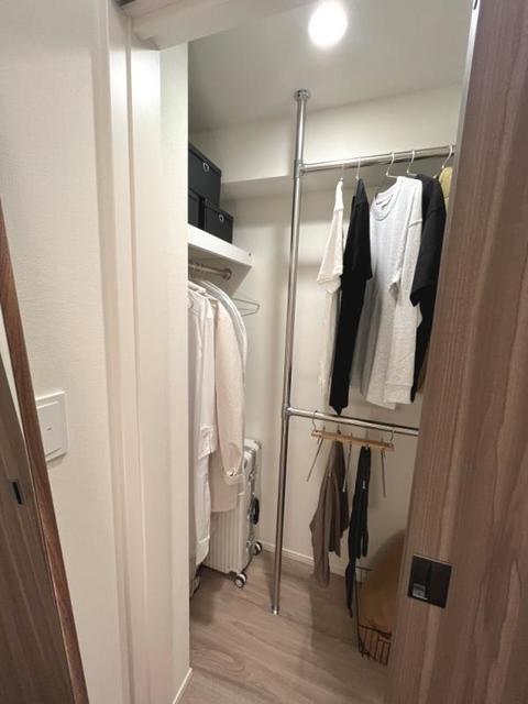 ウォークインクローゼットの様子。※写真は同タイプ住戸です。