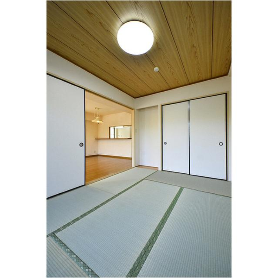 ６帖の和室の様子です。