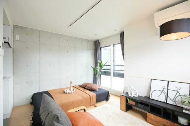 オシャレな１Rの暮らし始めませんか！！※家具・小物はイメージです（403号室の写真です）